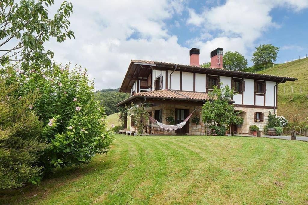 A 10 Minutos De San Sebastian Ferienhaus